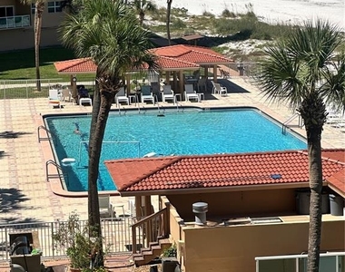 880 Mandalay Avenue - Photo Thumbnail 36