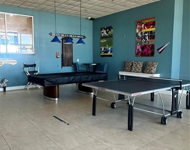 880 Mandalay Avenue - Photo Thumbnail 8