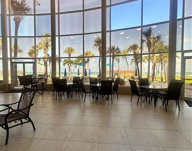 880 Mandalay Avenue - Photo Thumbnail 12