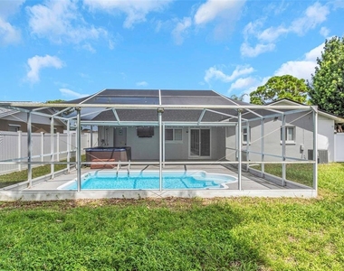 6842 62nd Avenue N - Photo Thumbnail 6