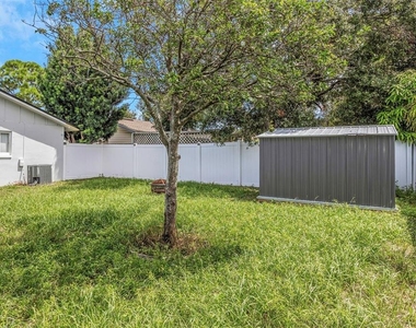 6842 62nd Avenue N - Photo Thumbnail 7