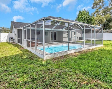 6842 62nd Avenue N - Photo Thumbnail 5