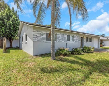 6842 62nd Avenue N - Photo Thumbnail 3