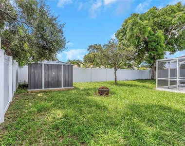 6842 62nd Avenue N - Photo Thumbnail 8