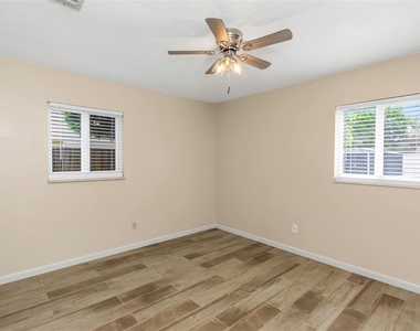 6842 62nd Avenue N - Photo Thumbnail 44