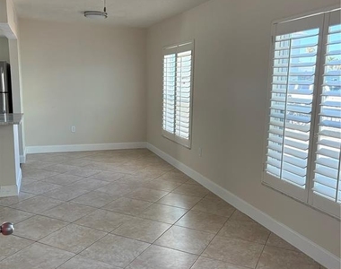555 69th Avenue - Photo Thumbnail 3