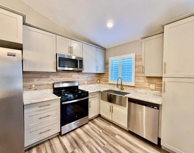 8711 Busch Oaks Street - Photo Thumbnail 14