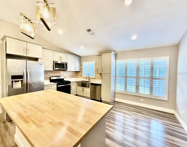 8711 Busch Oaks Street - Photo Thumbnail 11