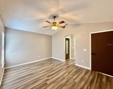 8711 Busch Oaks Street - Photo Thumbnail 19