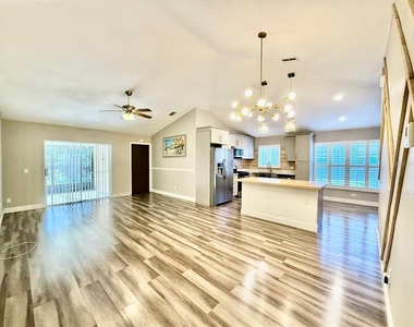 8711 Busch Oaks Street - Photo Thumbnail 3