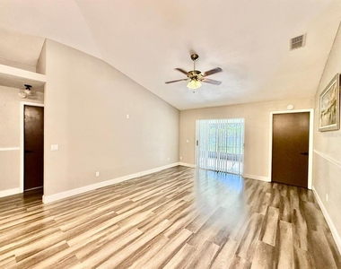 8711 Busch Oaks Street - Photo Thumbnail 5