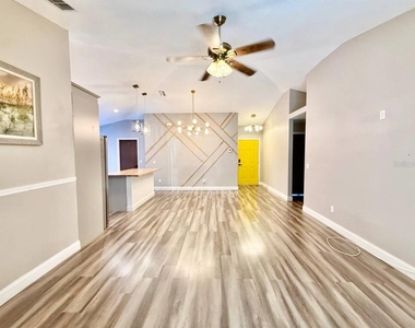 8711 Busch Oaks Street - Photo Thumbnail 6