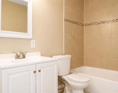 9412 N Elmer Street - Photo Thumbnail 6