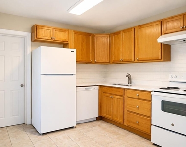 9412 N Elmer Street - Photo Thumbnail 3