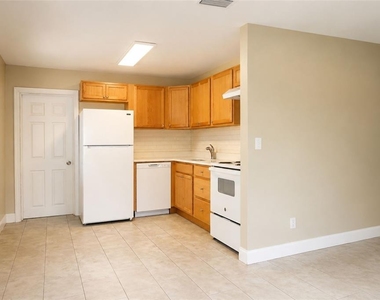 9412 N Elmer Street - Photo Thumbnail 2