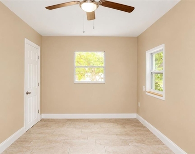 9412 N Elmer Street - Photo Thumbnail 12