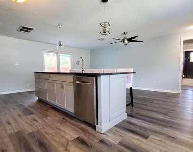 507 Vine Avenue - Photo Thumbnail 6