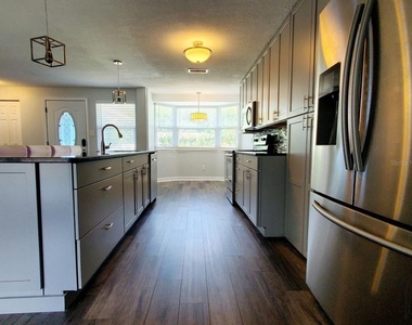 507 Vine Avenue - Photo Thumbnail 5
