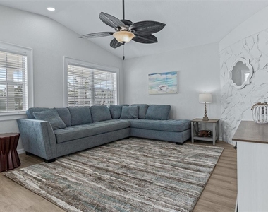 711 Bayshore Drive - Photo Thumbnail 7