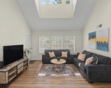 3266 Haviland Court - Photo Thumbnail 4
