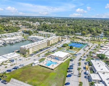 143 Boca Ciega Point Boulevard N - Photo Thumbnail 3