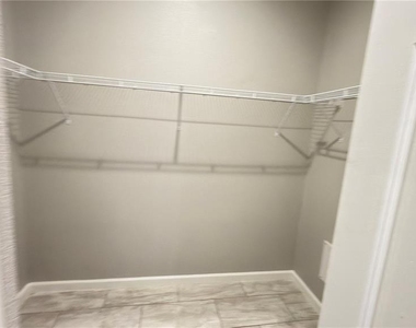 2702 W Saint Conrad Street - Photo Thumbnail 19