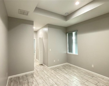 2702 W Saint Conrad Street - Photo Thumbnail 22