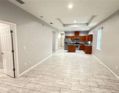 2702 W Saint Conrad Street - Photo Thumbnail 12