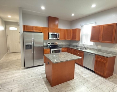 2702 W Saint Conrad Street - Photo Thumbnail 9