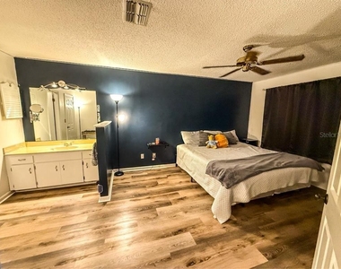 35058 Whispering Oaks Boulevard - Photo Thumbnail 8