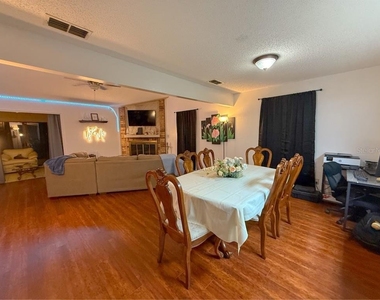 35058 Whispering Oaks Boulevard - Photo Thumbnail 2