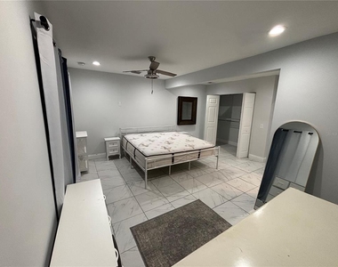 1319 S Michigan Avenue - Photo Thumbnail 4
