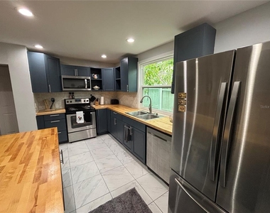 1319 S Michigan Avenue - Photo Thumbnail 10