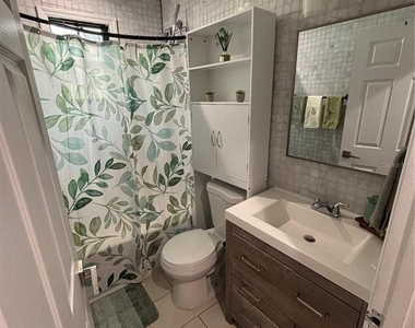 1319 S Michigan Avenue - Photo Thumbnail 6