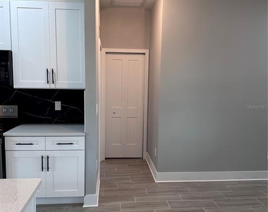 13195 Drysdale Avenue - Photo Thumbnail 13