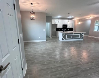 13195 Drysdale Avenue - Photo Thumbnail 5
