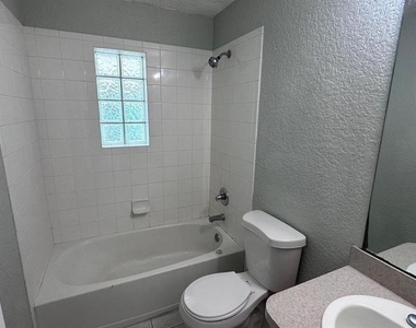 112 Dr Martin Luther King Jr Avenue - Photo Thumbnail 5
