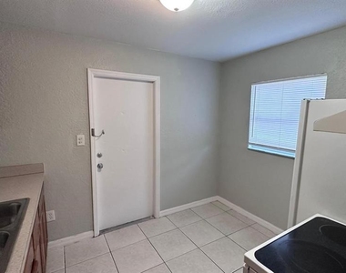 112 Dr Martin Luther King Jr Avenue - Photo Thumbnail 2