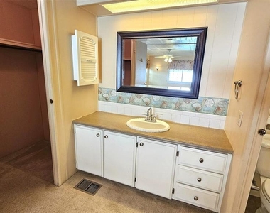 1240 Seagull Drive - Photo Thumbnail 33