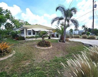 1240 Seagull Drive - Photo Thumbnail 2