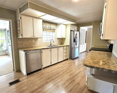 1240 Seagull Drive - Photo Thumbnail 5