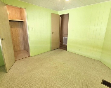 1240 Seagull Drive - Photo Thumbnail 26