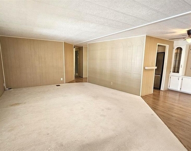 1240 Seagull Drive - Photo Thumbnail 13