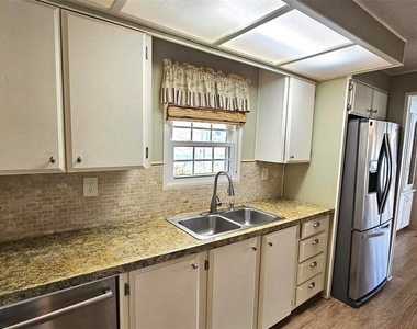 1240 Seagull Drive - Photo Thumbnail 8