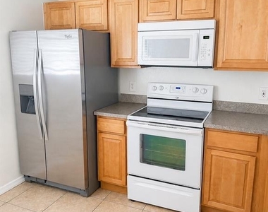 13226 Galicia Street - Photo Thumbnail 11