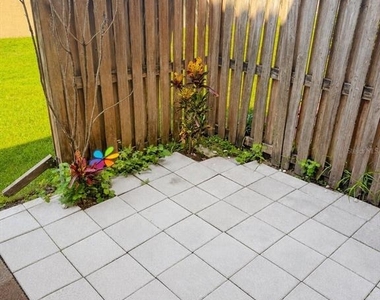 13226 Galicia Street - Photo Thumbnail 29