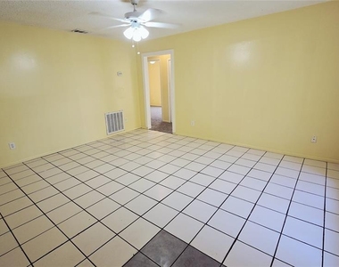1715 Bentley Boulevard - Photo Thumbnail 1