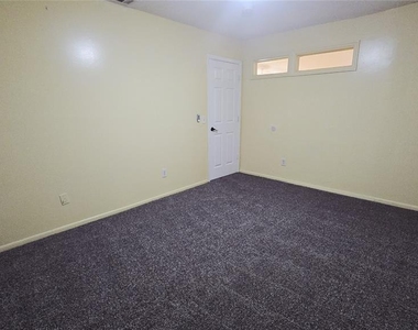 1715 Bentley Boulevard - Photo Thumbnail 15