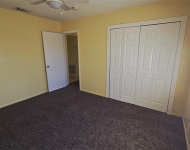 1715 Bentley Boulevard - Photo Thumbnail 12