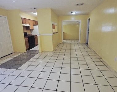 1715 Bentley Boulevard - Photo Thumbnail 4